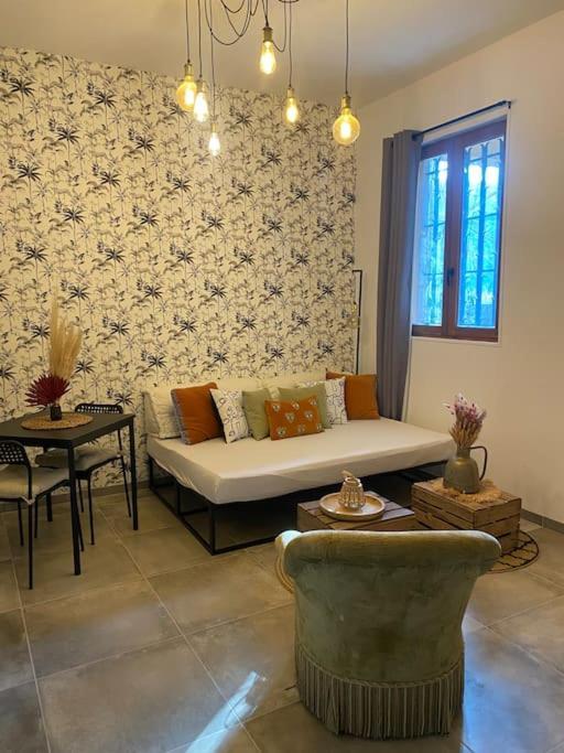 Appartement Superbe Studio De Charme à Tourrette-Levens Extérieur photo